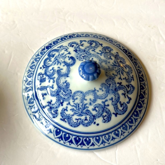 Rare William Sonoma Chinese Decorated Porcelain Tureen 1989 - approx 8.5 x 5.5